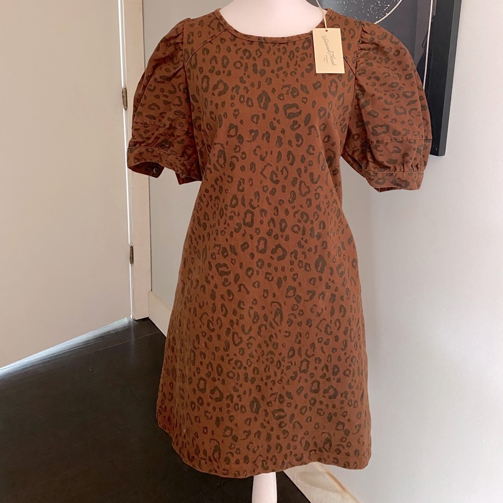 NWT Universal Thread Dress